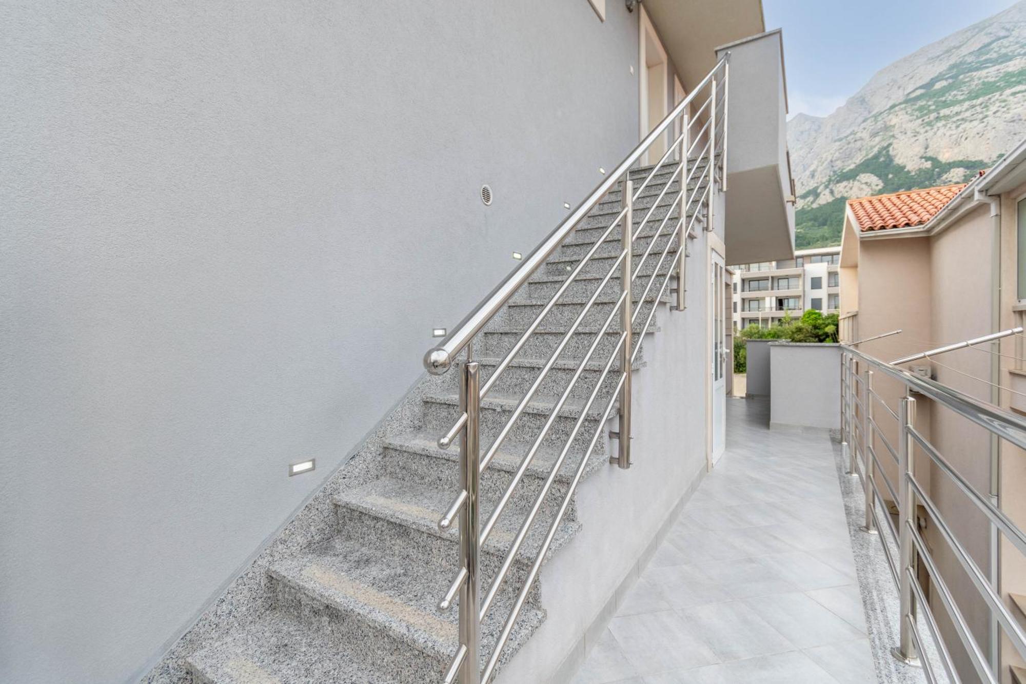 Studio Apartmani Dora Makarska Exterior photo