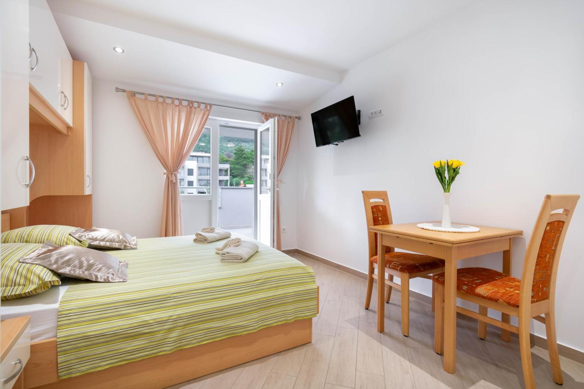 Studio Apartmani Dora Makarska Exterior photo